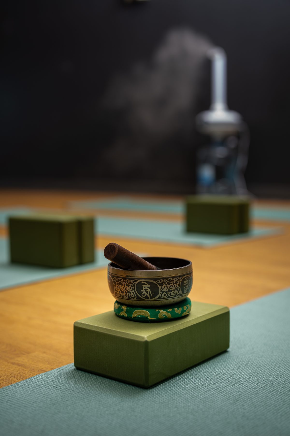 Singing bowl detail