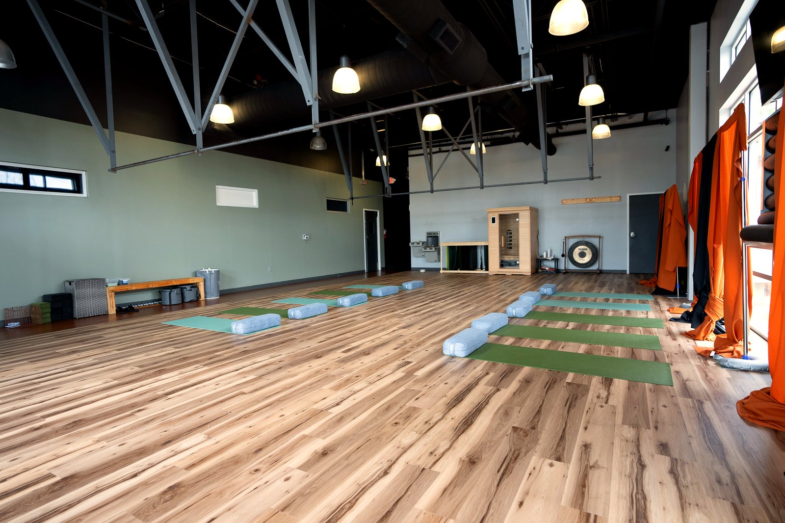 The spacious main studio with room to spread out